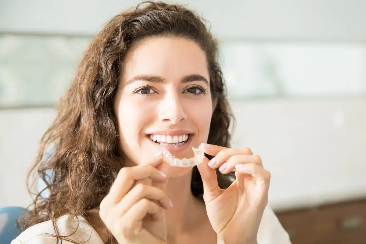 Featured image for “How Invisalign Moves Teeth Over Time: Step-by-Step Guide”